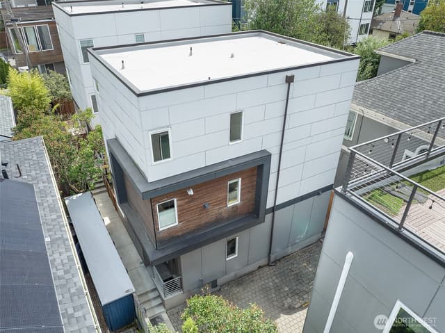 Property photo for 830 B 16th Ave, Seattle