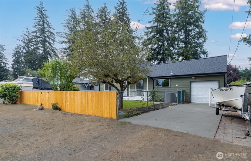 Property photo for 8407 Winona Street SW, Lakewood photo 3
