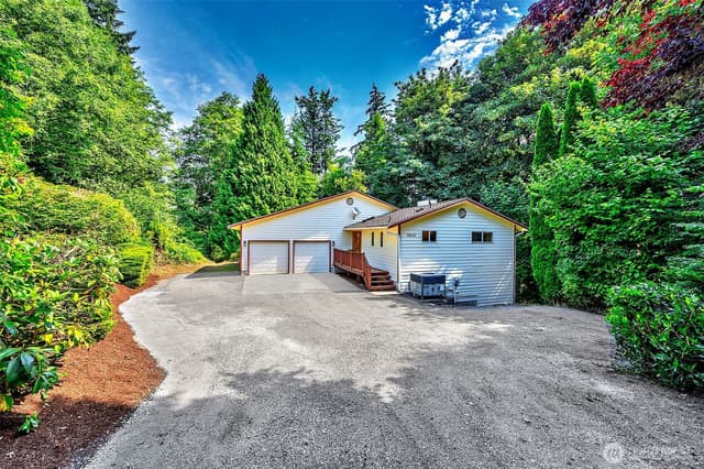Property photo for 10110 175th Place SE, Snohomish photo 2