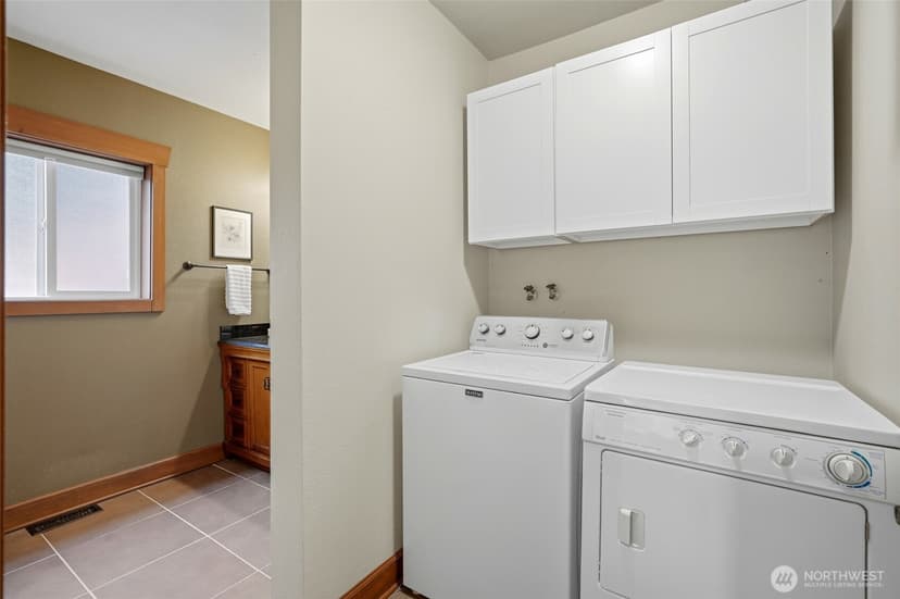Property photo for 953 Nile Avenue NE, Renton photo 24