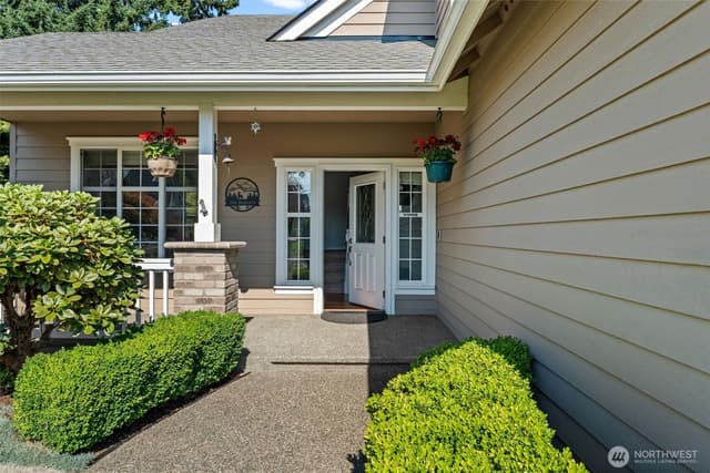 Property photo for 16805 95th Avenue E, Puyallup photo 2