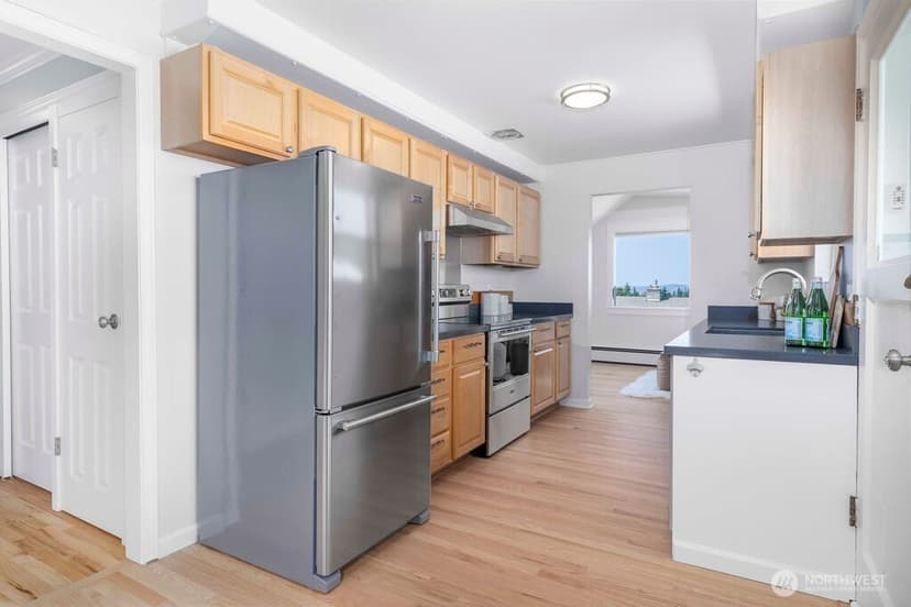 Property photo for 1010 Daley Street, Edmonds photo 6
