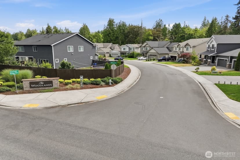 Property photo for 12506 Emerald Ridge Boulevard E, Puyallup photo 39
