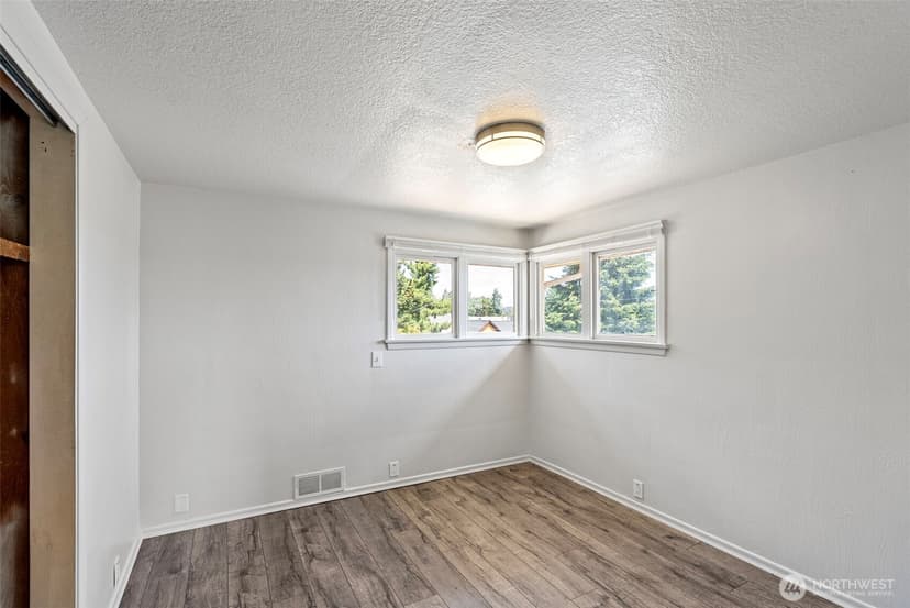 Property photo for 3202 Farragut Street, Bremerton photo 11