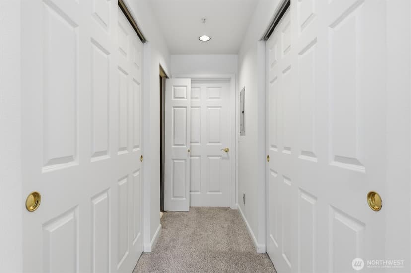Property photo for 1417 Queen Anne Avenue N #303, Seattle photo 20