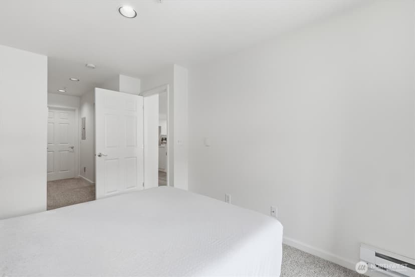 Property photo for 1417 Queen Anne Avenue N #303, Seattle photo 19
