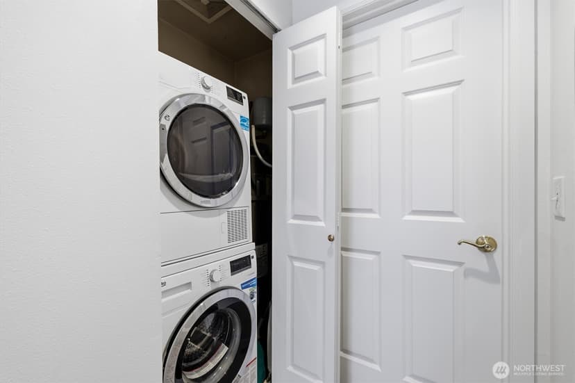 Property photo for 1417 Queen Anne Avenue N #303, Seattle photo 21
