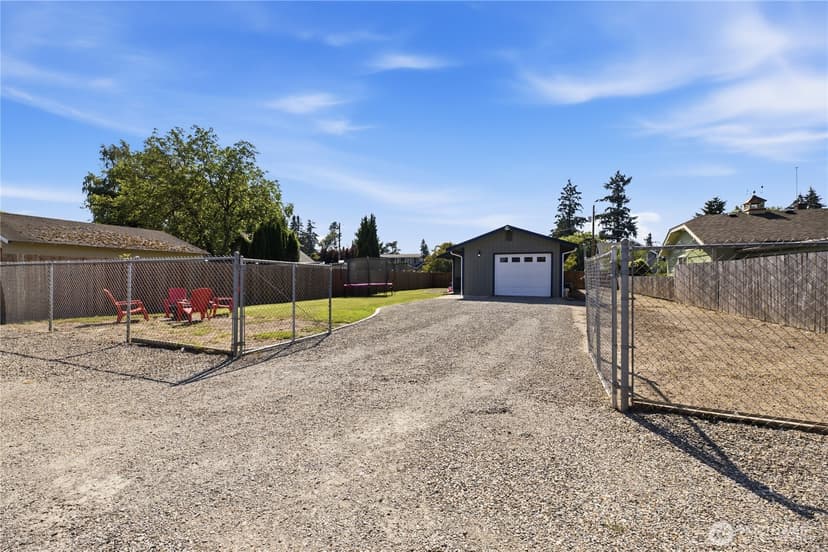 Property photo for 209 16th St SW, Puyallup photo 18