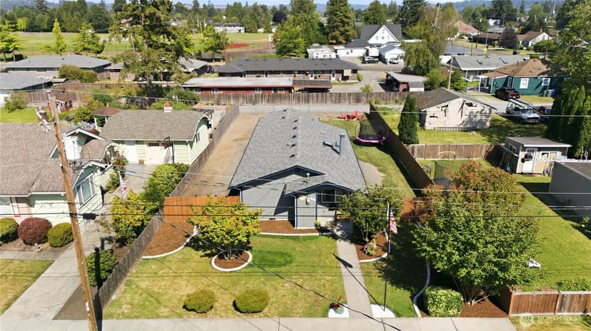 Property photo for 209 16th St SW, Puyallup photo 2