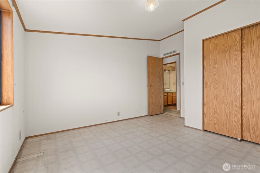 Property photo for 812 68th Avenue E, Fife photo 28