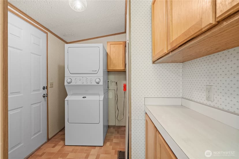Property photo for 812 68th Avenue E, Fife photo 33