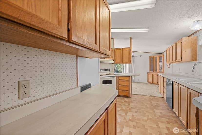 Property photo for 812 68th Avenue E, Fife photo 34