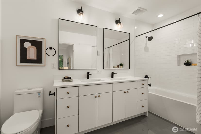 Property photo for 9215 12th Avenue NE, Seattle photo 20