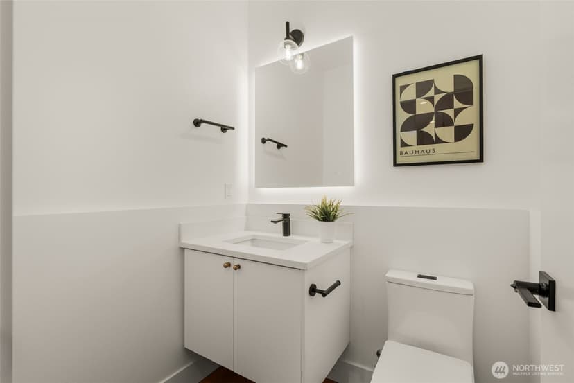 Property photo for 9215 12th Avenue NE, Seattle photo 15