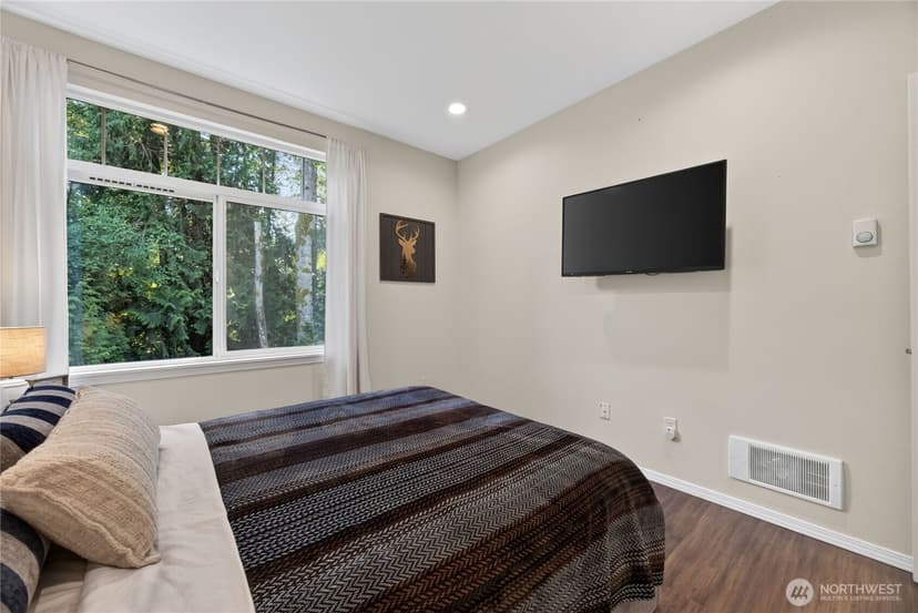 Property photo for 12712 Admiralty Way #B301, Everett photo 24