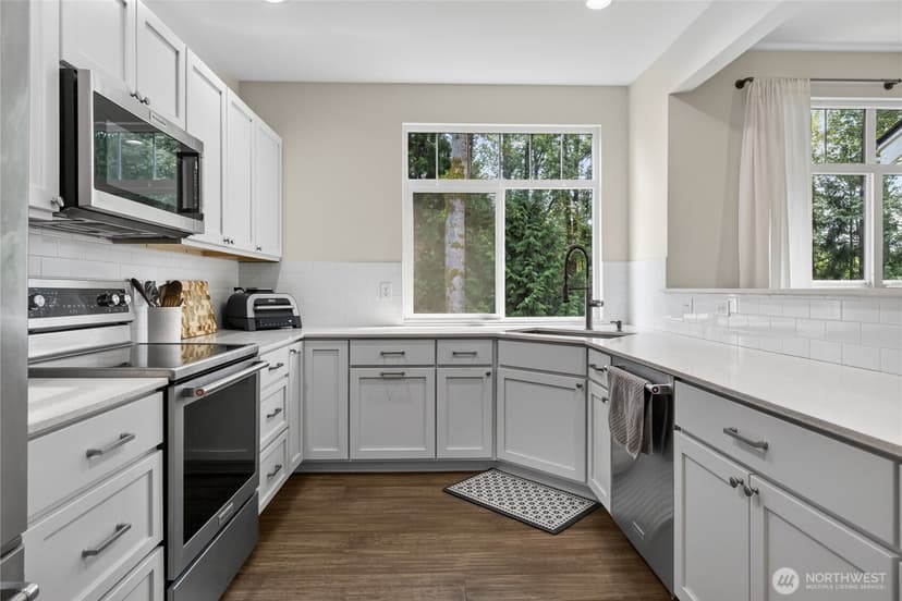 Property photo for 12712 Admiralty Way #B301, Everett photo 3