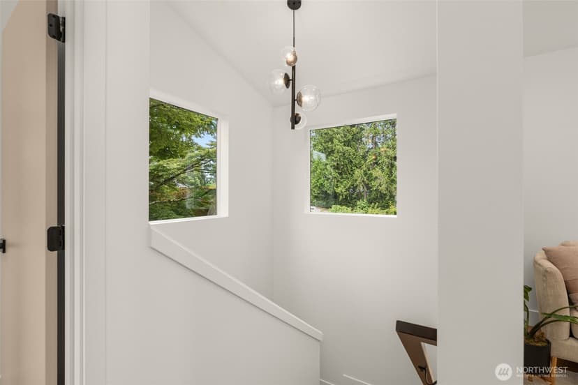 Property photo for 9211 12th Avenue NE, Seattle photo 21