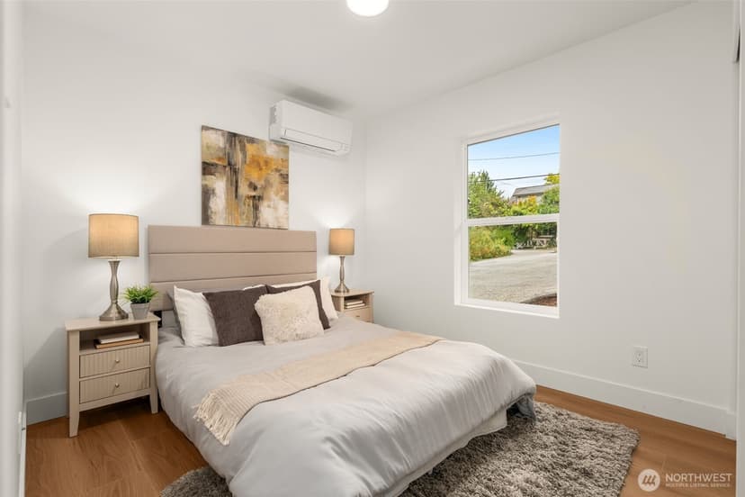 Property photo for 9211 12th Avenue NE, Seattle photo 18