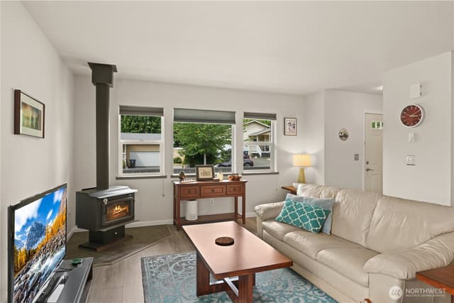 Property photo for 193 NE Max William Loop, Poulsbo photo 4