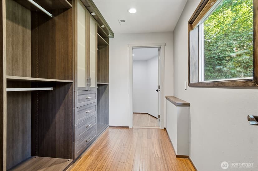 Property photo for 4739 Fernridge Lane, Mercer Island photo 36