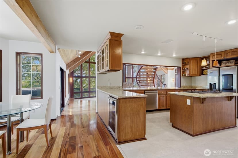 Property photo for 4739 Fernridge Lane, Mercer Island photo 15