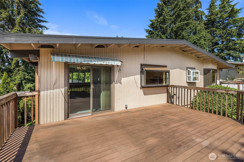 Property photo for 16252 13th Avenue SW, Burien photo 28