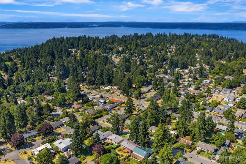 Property photo for 16252 13th Avenue SW, Burien photo 31