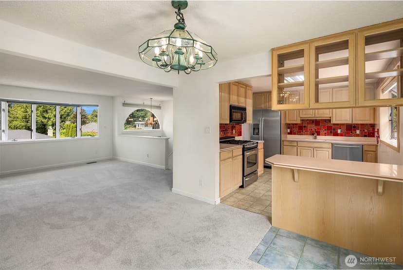 Property photo for 16252 13th Avenue SW, Burien photo 11