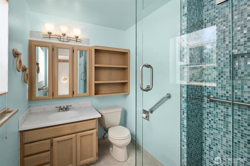 Property photo for 16252 13th Avenue SW, Burien photo 20