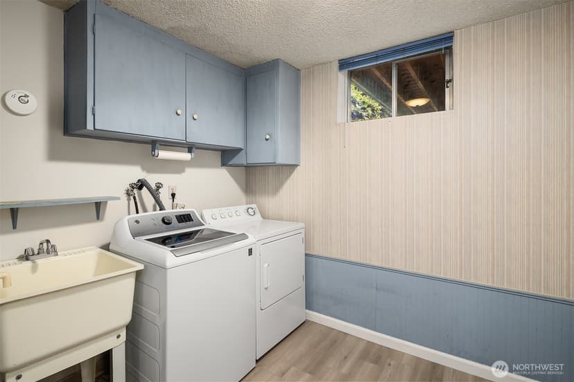 Property photo for 16252 13th Avenue SW, Burien photo 22