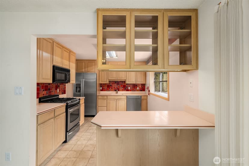 Property photo for 16252 13th Avenue SW, Burien photo 14