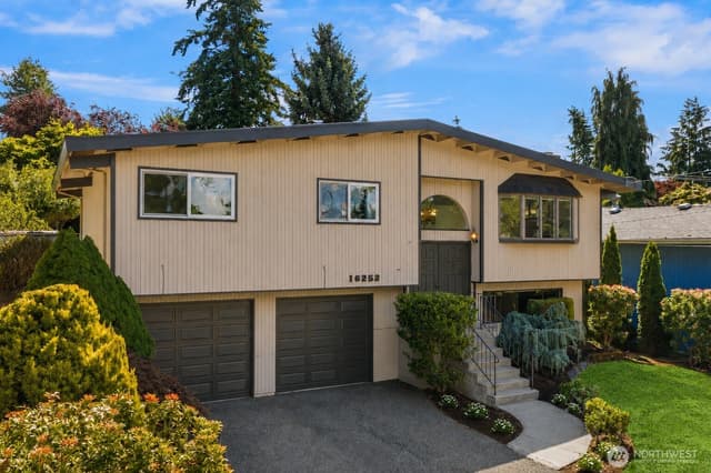 Property photo for 16252 13th Avenue SW, Burien photo 2