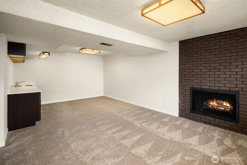 Property photo for 16252 13th Avenue SW, Burien photo 23