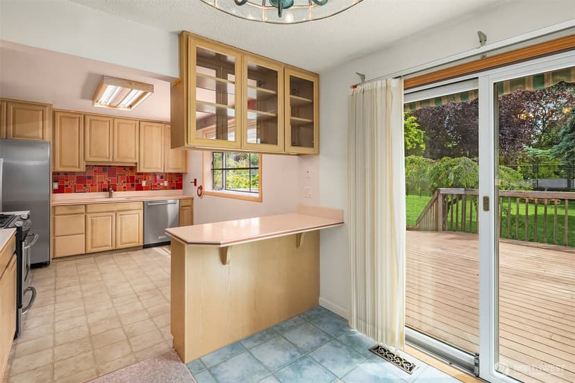 Property photo for 16252 13th Avenue SW, Burien photo 15