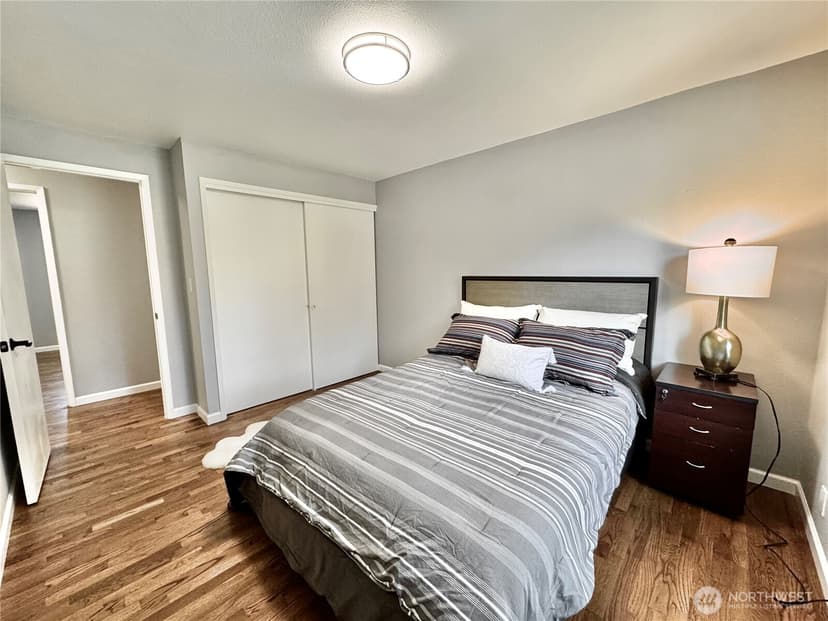 Property photo for 14820 NE 12th Street, Bellevue photo 17