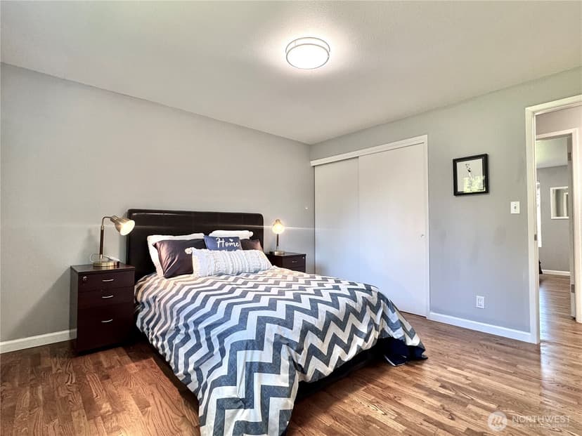 Property photo for 14820 NE 12th Street, Bellevue photo 14