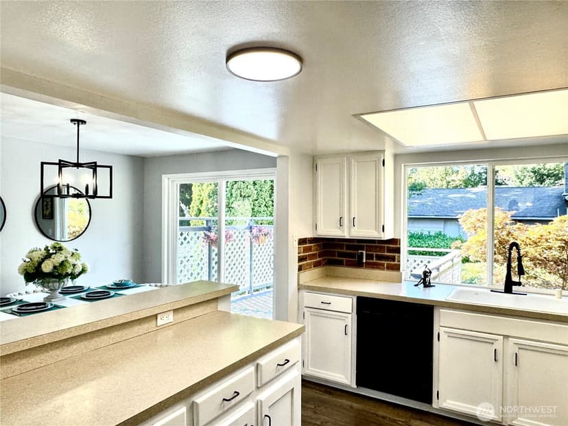 Property photo for 14820 NE 12th Street, Bellevue photo 11