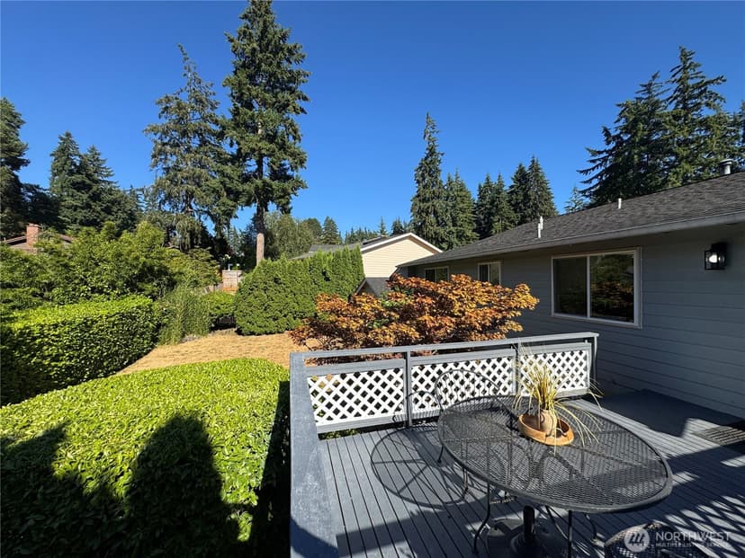 Property photo for 14820 NE 12th Street, Bellevue photo 31