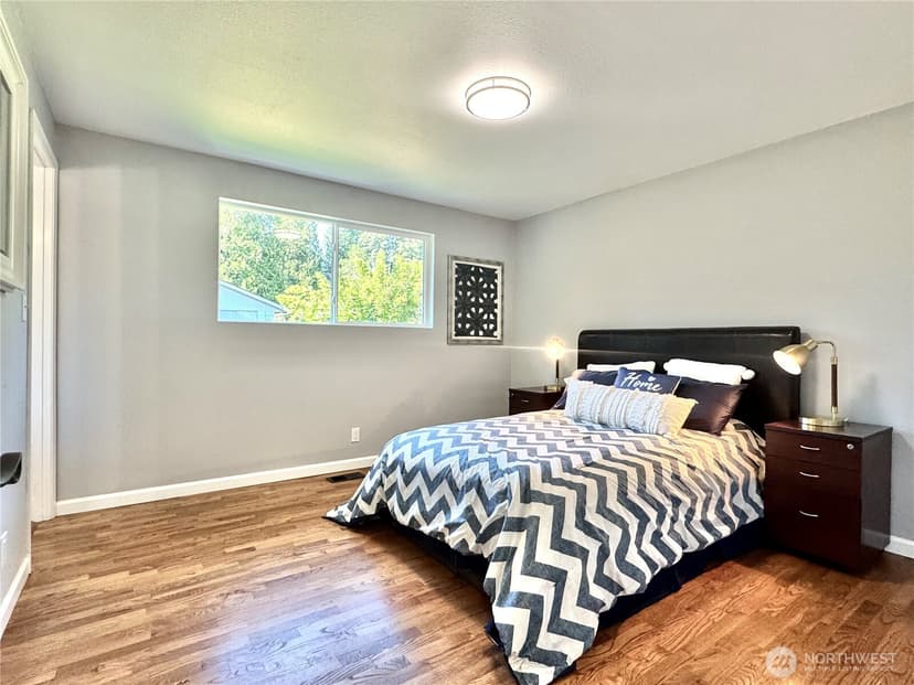 Property photo for 14820 NE 12th Street, Bellevue photo 15
