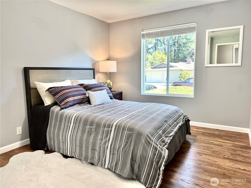 Property photo for 14820 NE 12th Street, Bellevue photo 18
