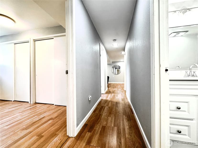 Property photo for 14820 NE 12th Street, Bellevue photo 21