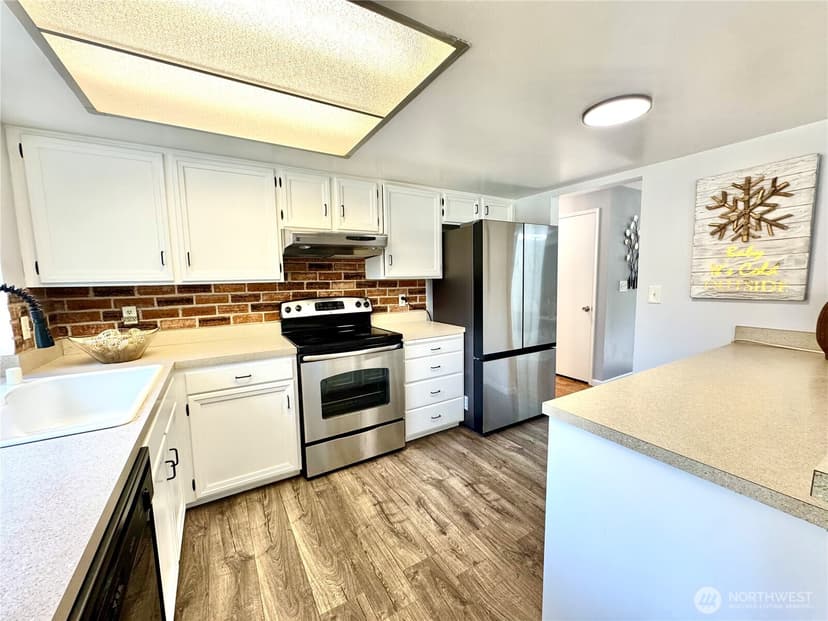 Property photo for 14820 NE 12th Street, Bellevue photo 13