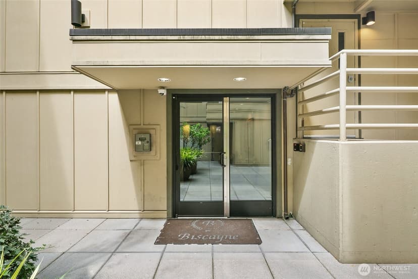 Property photo for 3401 Wallingford Avenue N #401, Seattle photo 23