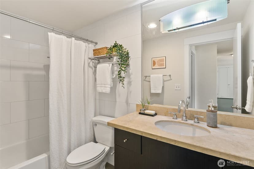 Property photo for 3401 Wallingford Avenue N #401, Seattle photo 15