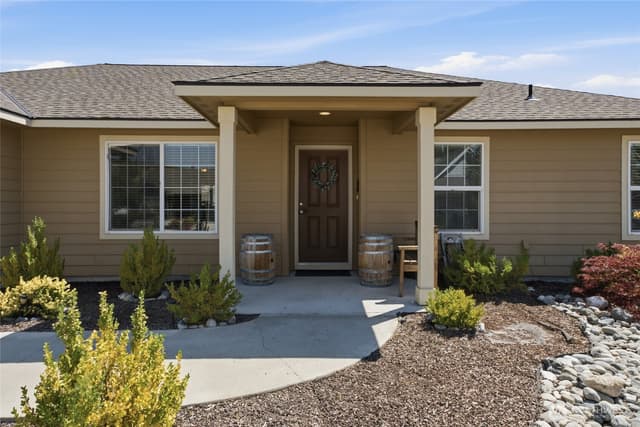 Property photo for 434 N Wilson Street, Chelan photo 3