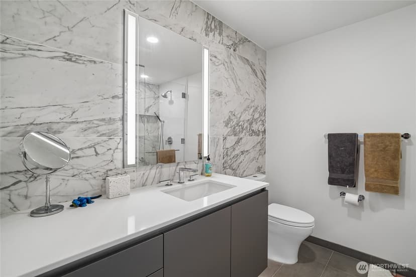 Property photo for 2510 6th Avenue #1706, Seattle photo 8