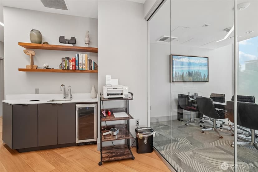 Property photo for 2510 6th Avenue #1706, Seattle photo 28