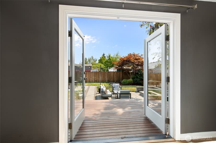 Property photo for 8106 Stone Avenue N, Seattle photo 16