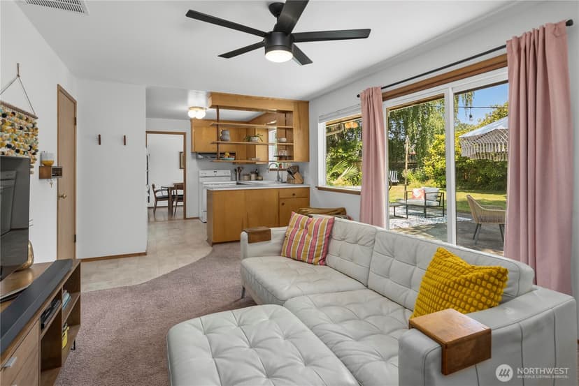 Property photo for 16630 3rd Avenue S, Burien photo 10