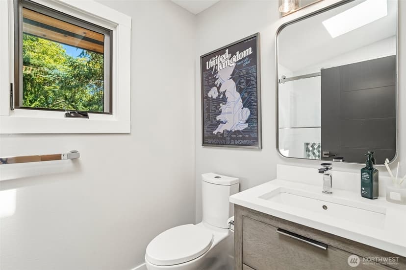 Property photo for 18448 SE 43rd Place, Issaquah photo 23